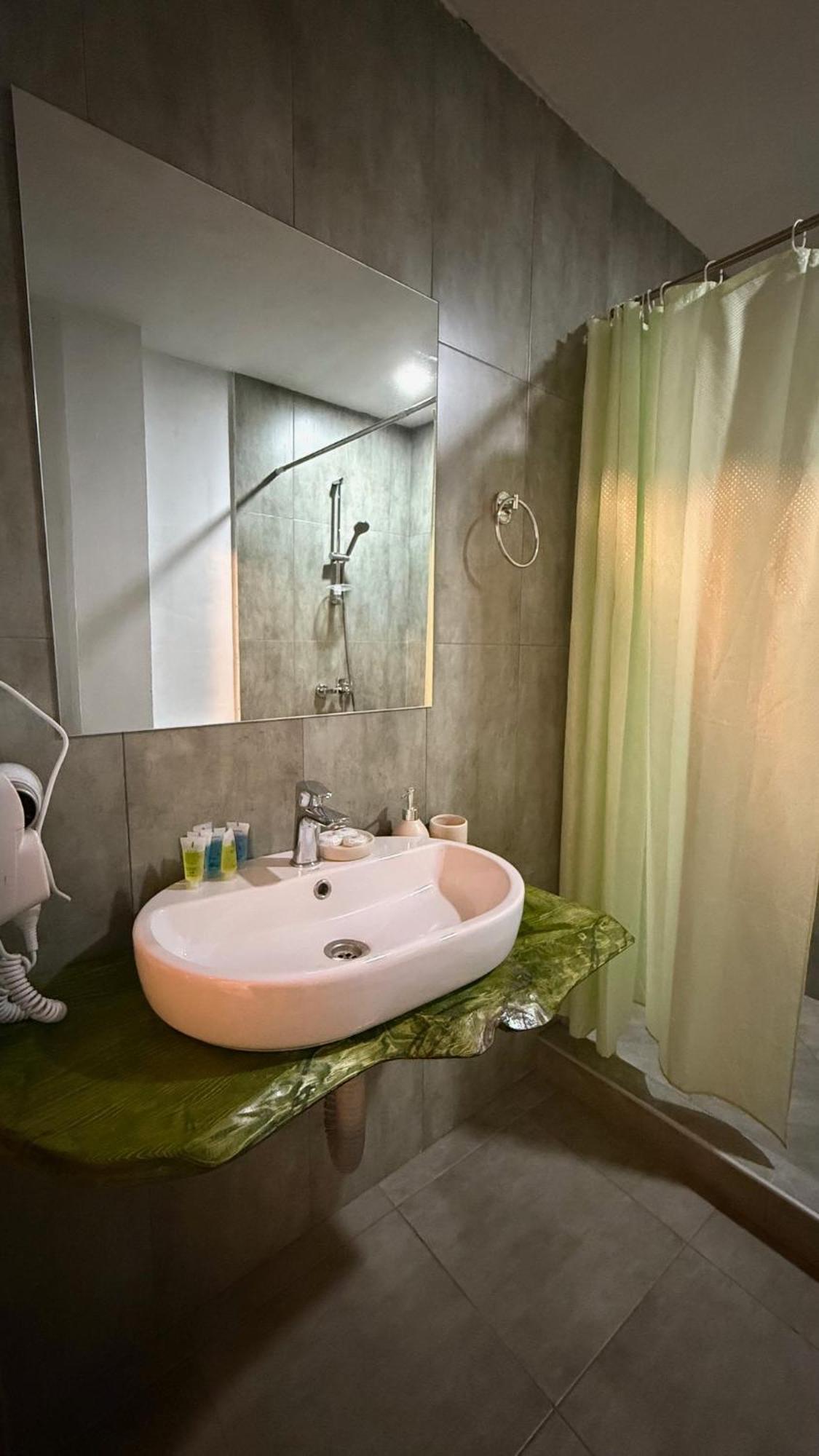 Hotel Ailama Mestia Kültér fotó