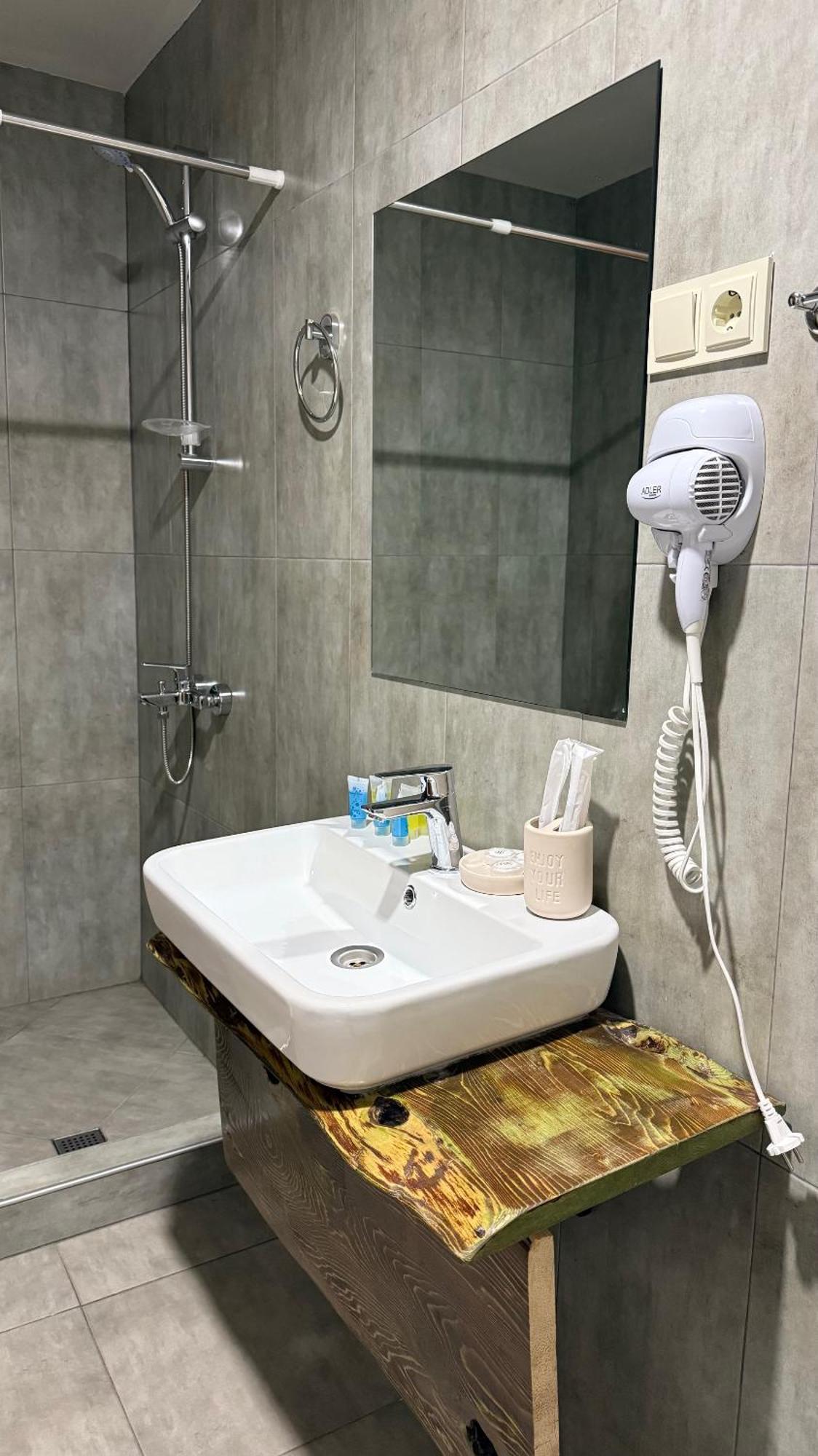 Hotel Ailama Mestia Kültér fotó