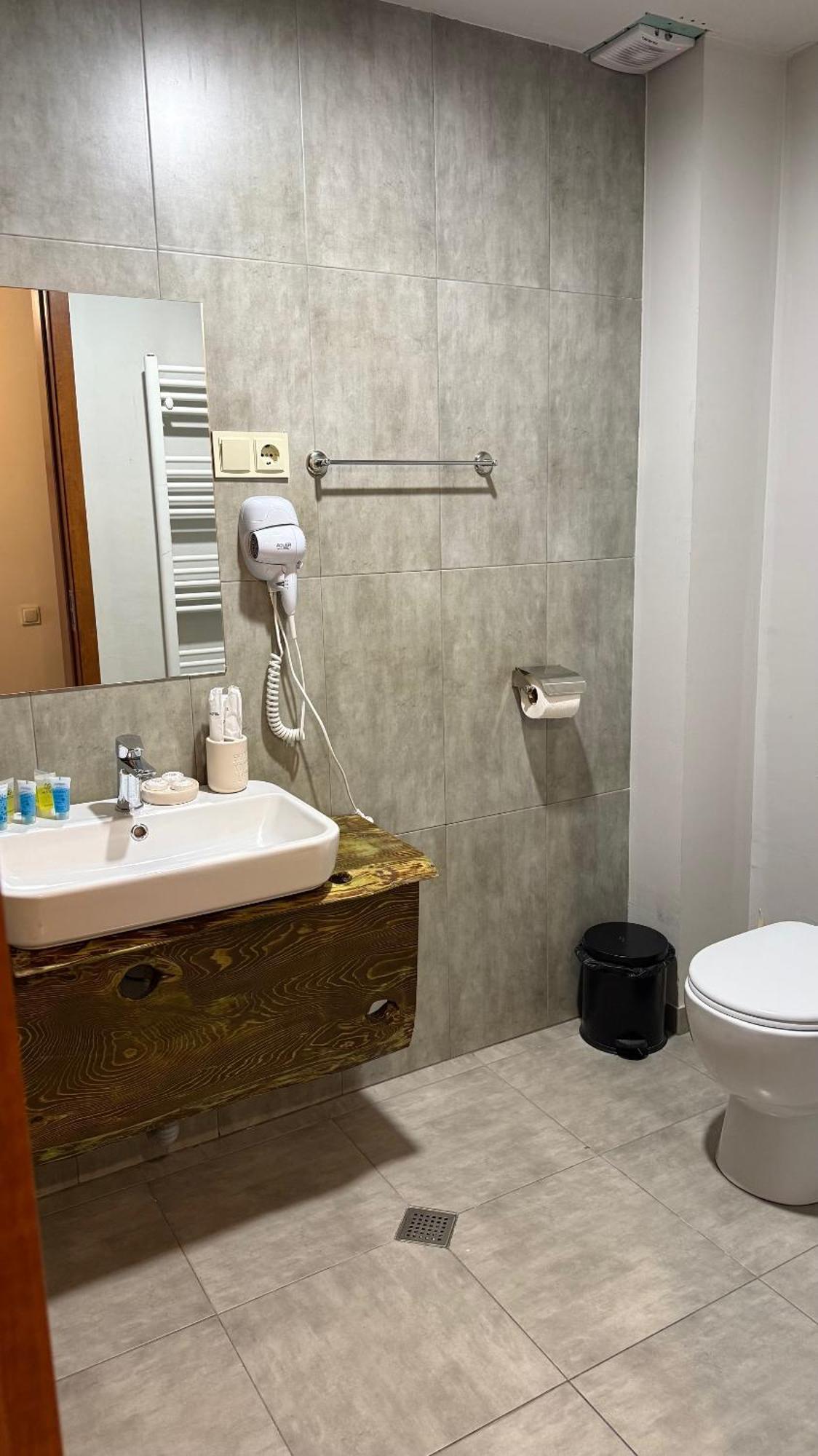 Hotel Ailama Mestia Kültér fotó